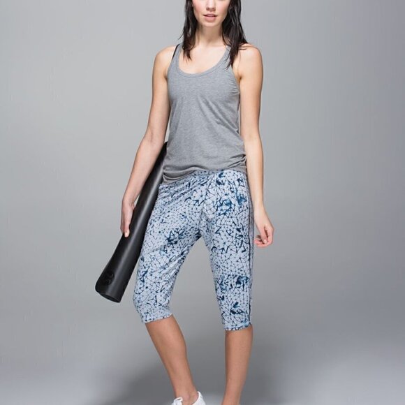 Lululemon Retreat Yogi Crop - Picture 3 of 12